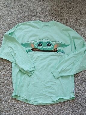 Disney Parks Spirit Jersey Sz S Green Baby Yoda Grogu Long Sleeve Tee Over Sized